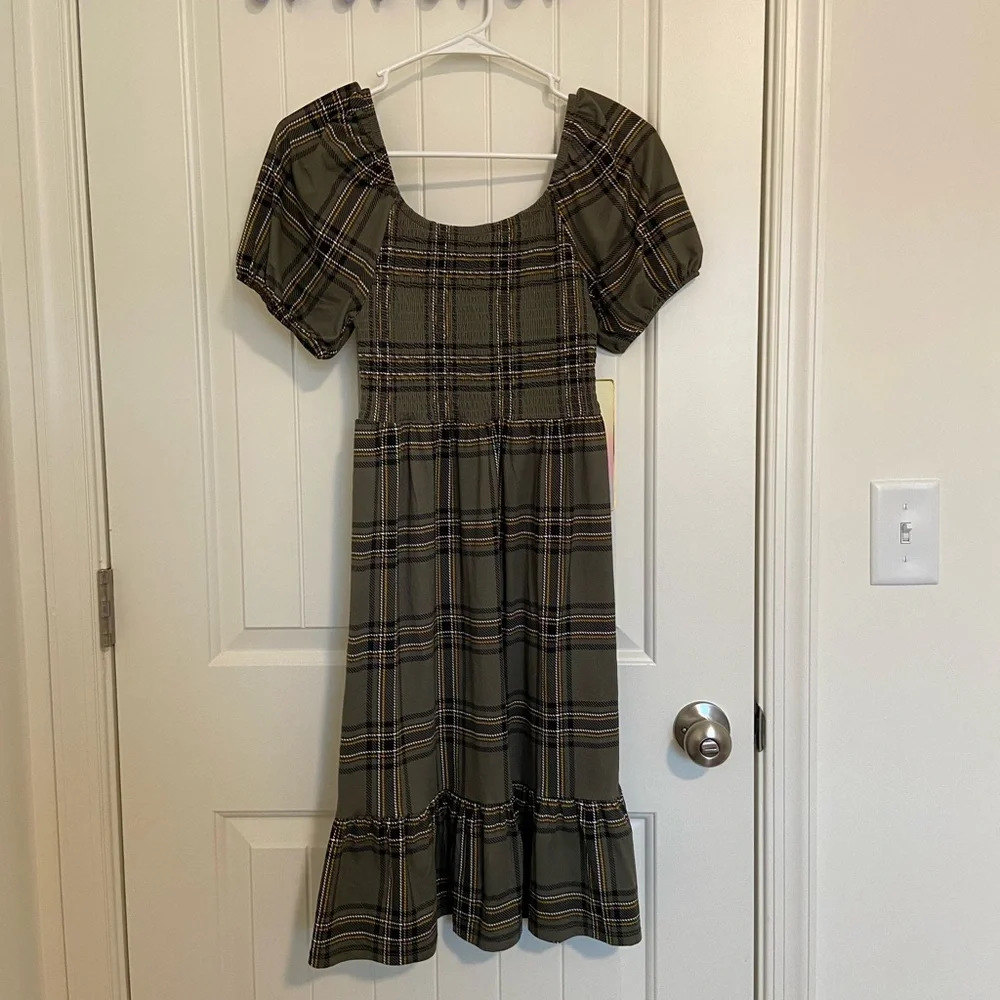 NWT | Coco & Shay women’s green plaid patterned puff sleeve dress — small